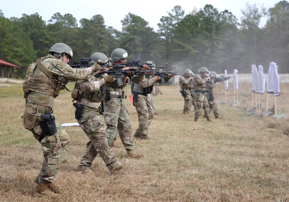 USAJFKSWCS Students Practice Marksmanship Skills