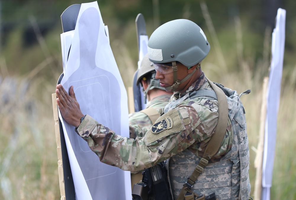 USAJFKSWCS Students Practice Marksmanship Skills