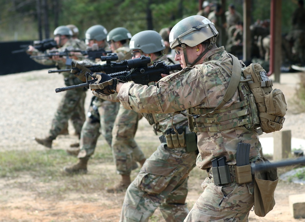 USAJFKSWCS Students Practice Marksmanship Skills