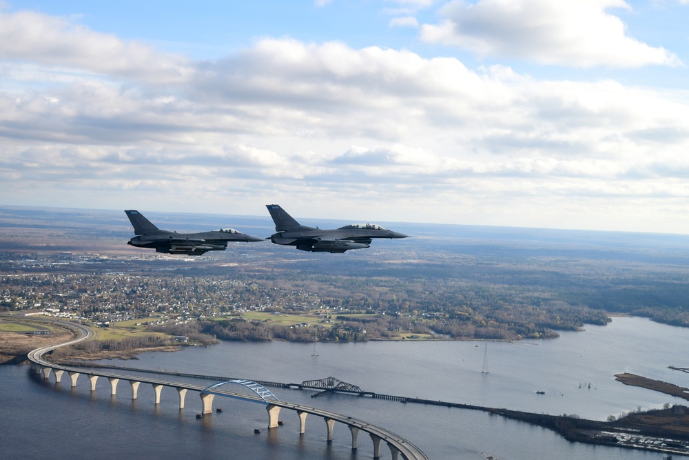 F-16 Fighting Falcons