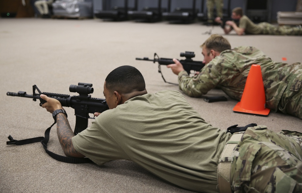 USAJFKSWCS Students use virtual simulations through Squad Advanced Marksmanship Trainer