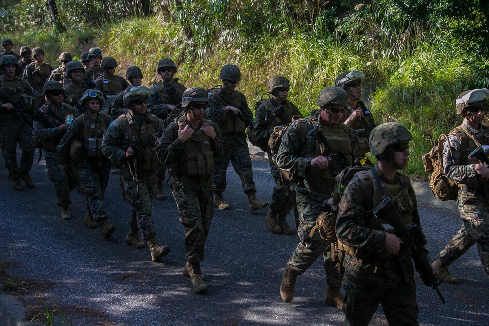 31st MEU Command Element goes on a conditioning hike