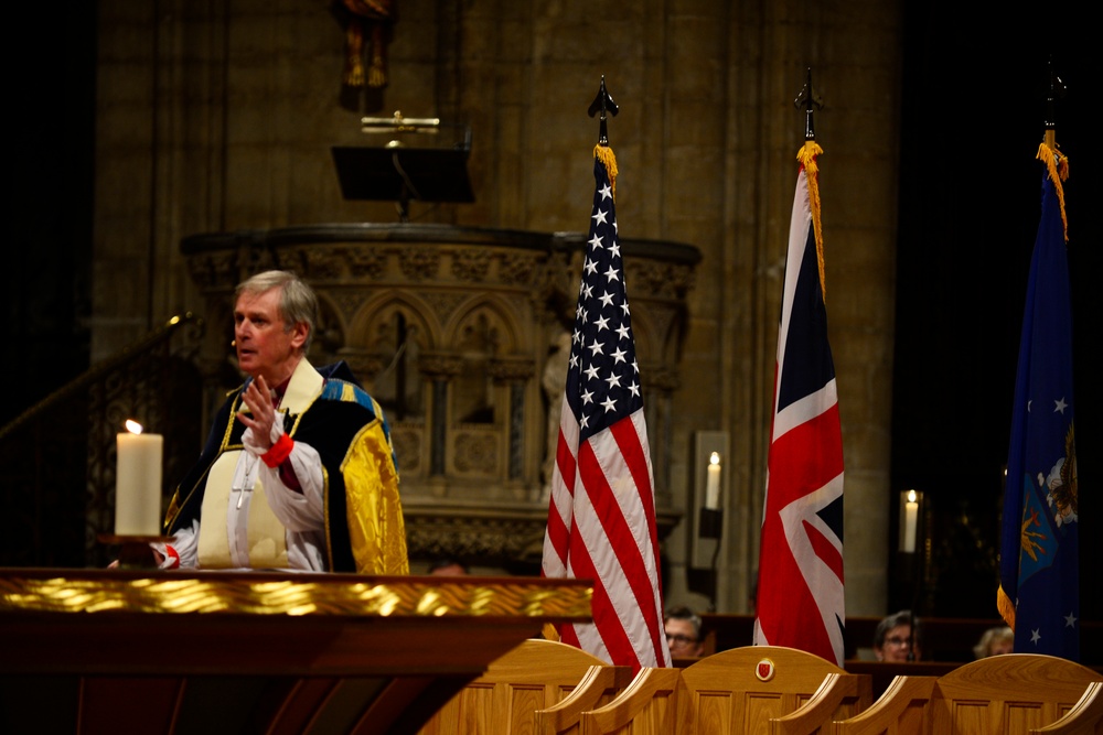 Airmen celebrate Thanksgiving Eve at Ely Cathedral