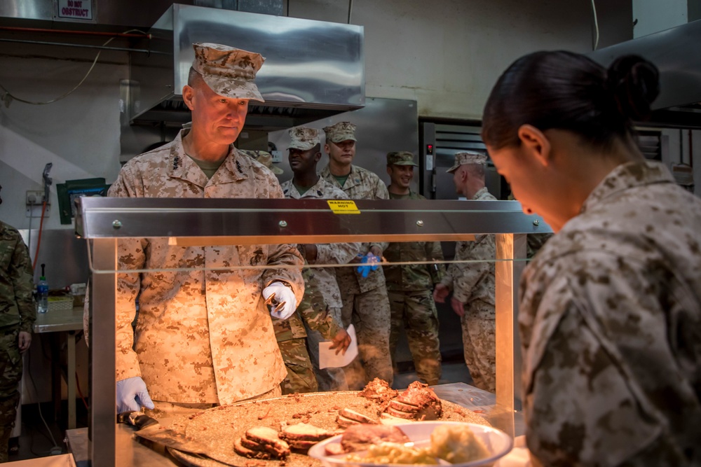 Lt. Gen. Mundy Visits SPMAGTF-CR-CC 19.2 for Thanksgiving