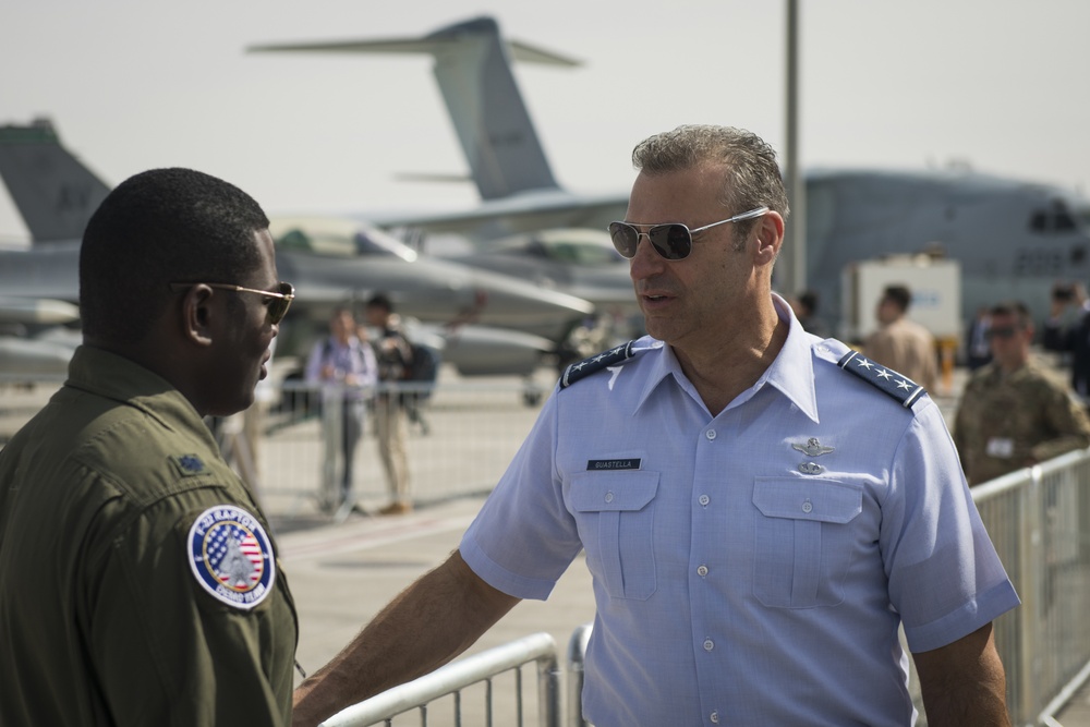 AFCENT commander visits 2019 Dubai Airshow