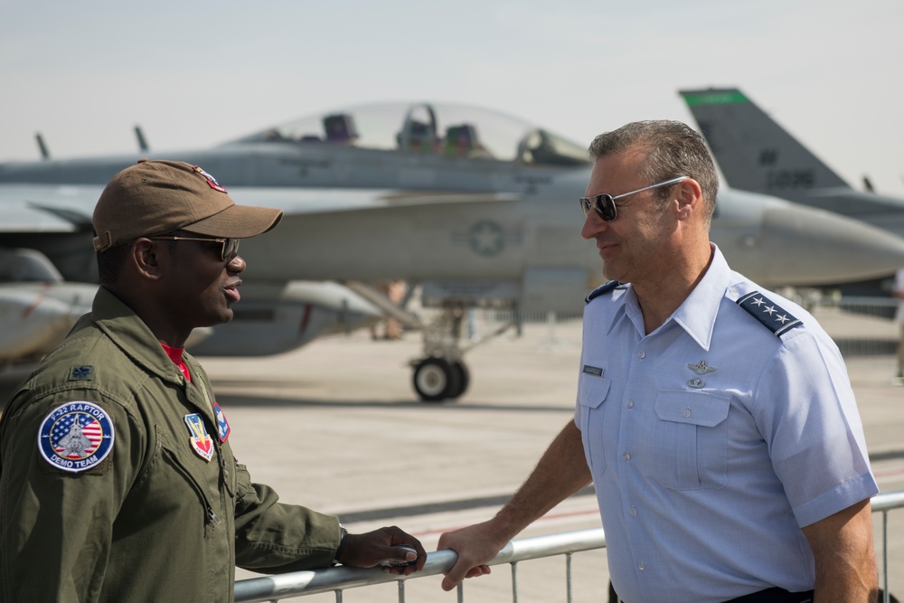 AFCENT commander visits 2019 Dubai Airshow