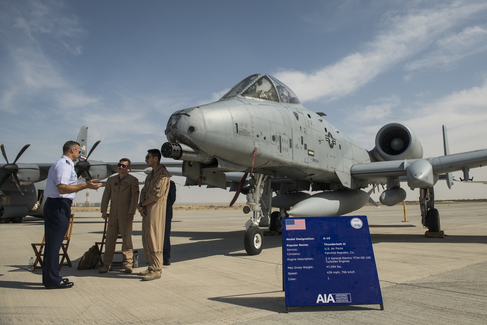 AFCENT commander visits 2019 Dubai Airshow