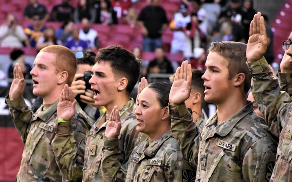 West Point NFL player conducts mass oath of enlistment ceremony