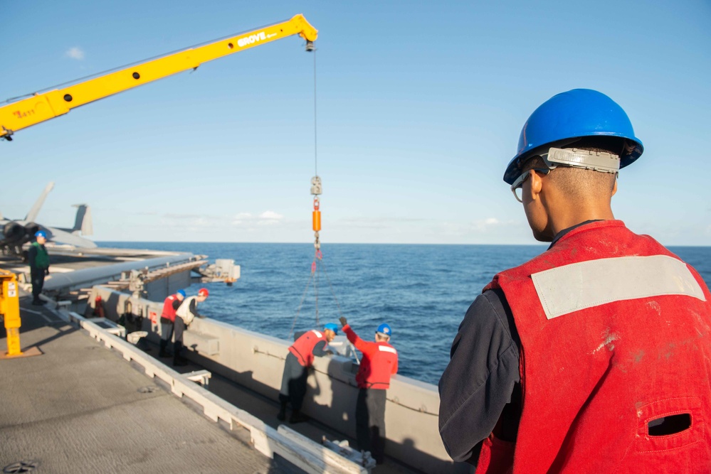 USS Harry S. Truman (CVN 75) transits the Atlantic Ocean