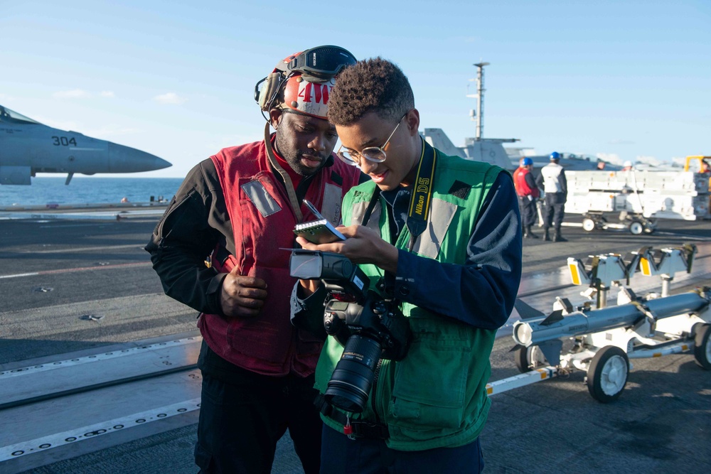 USS Harry S. Truman (CVN 75) transits the Atlantic Ocean