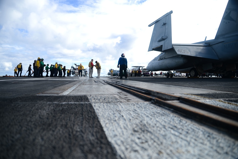 USS Harry S. Truman (CVN 75) transits the Atlantic Ocean