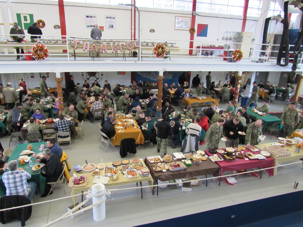 CSCSU Great Lakes Holds Thanksgiving Potluck