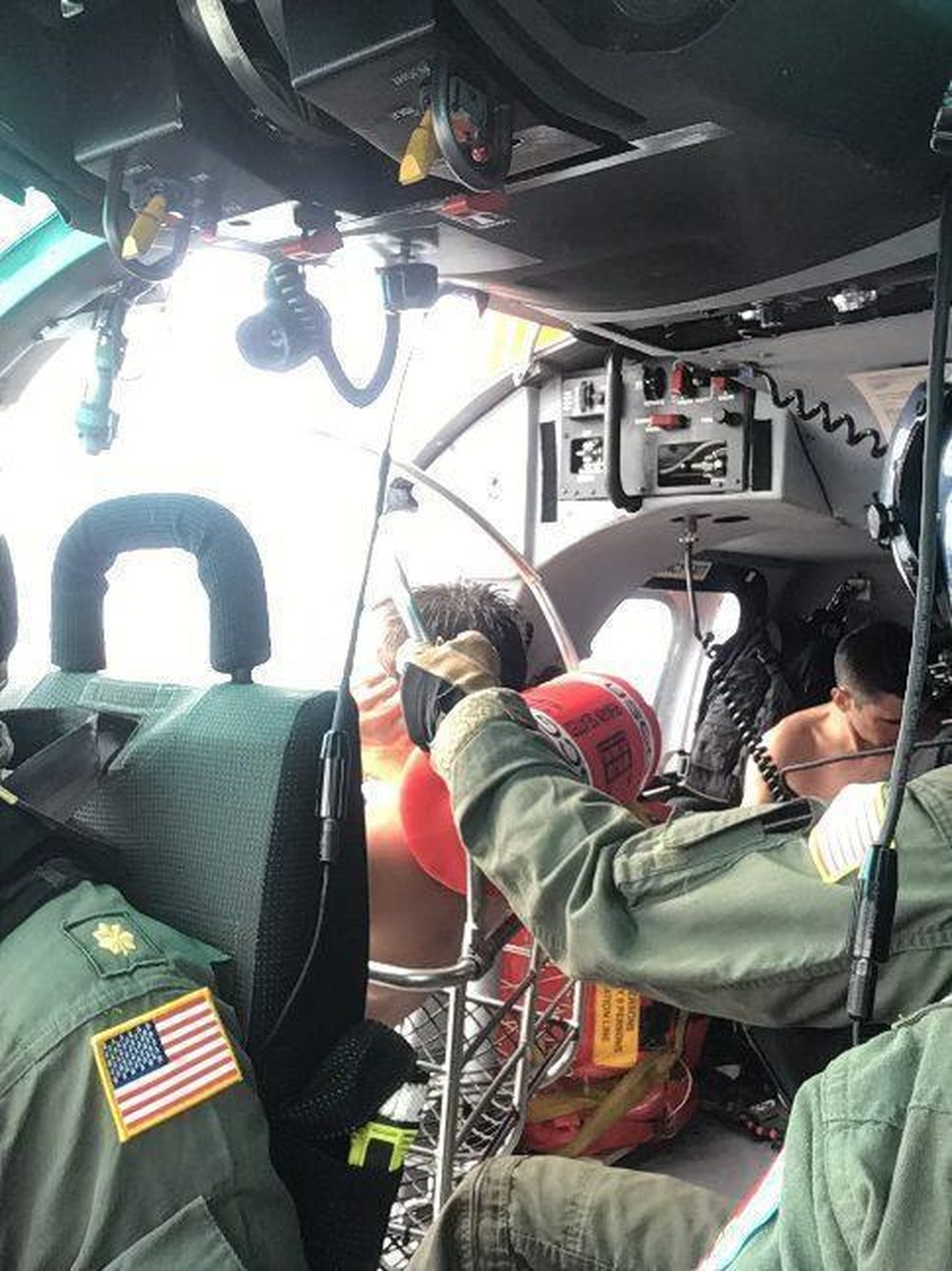 Dvids Images Coast Guard Rescues 2 Kayakers Just Off Ocean Park