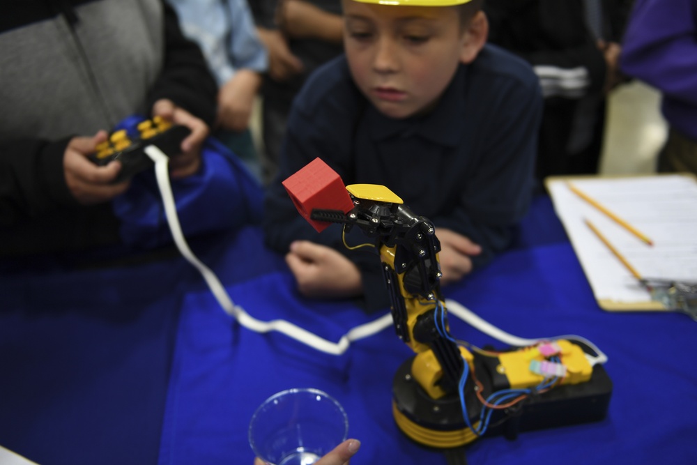 Team Kirtland sparks interest in STEAM at Discovery Festival