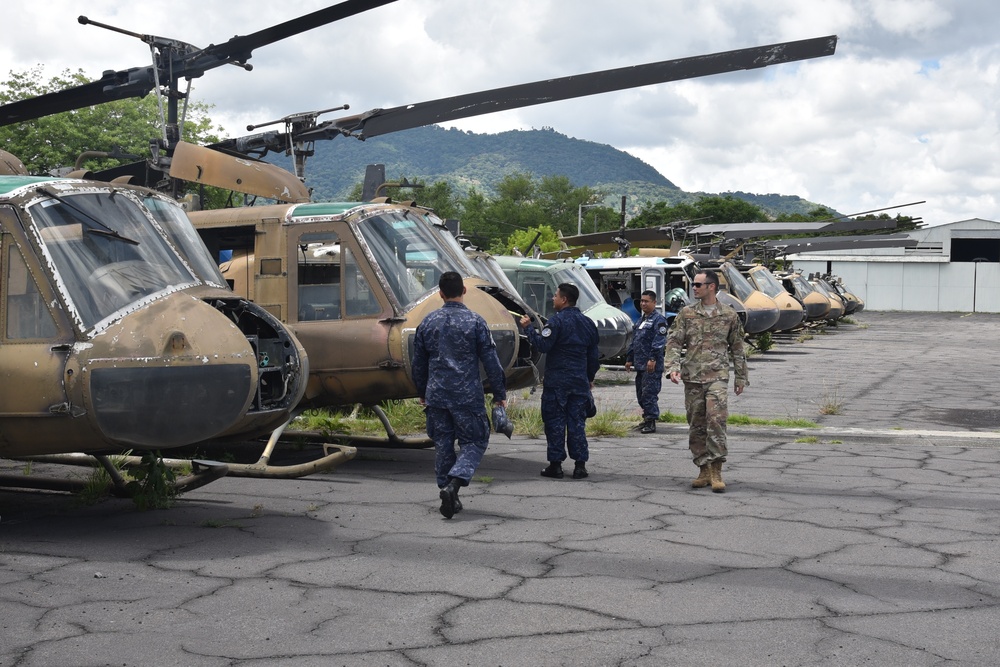 Air Advisors deliver aircraft maintenance course to Salvadorian Air Force