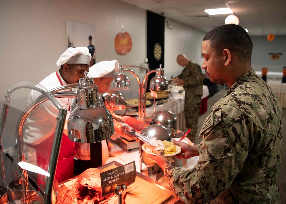 Thanksgiving Meal Held at Naval Support Activity Bahrain