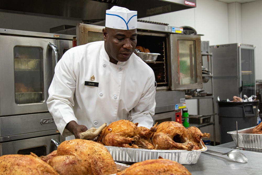 Fort Carson Culinary Academy prepares Thanksgiving Dinners for community