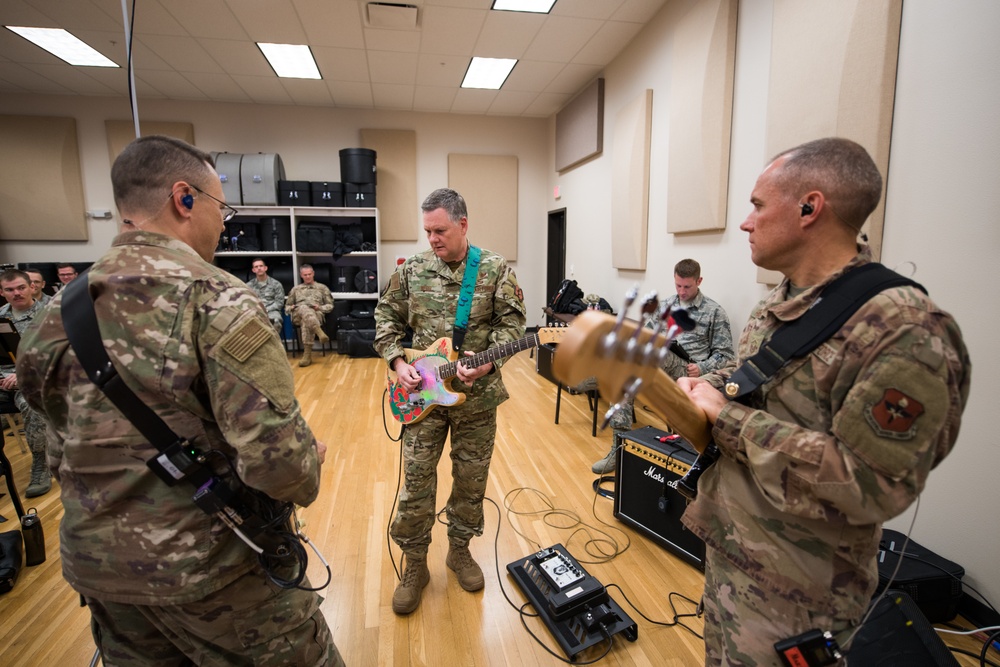 General rocks with Band of the West