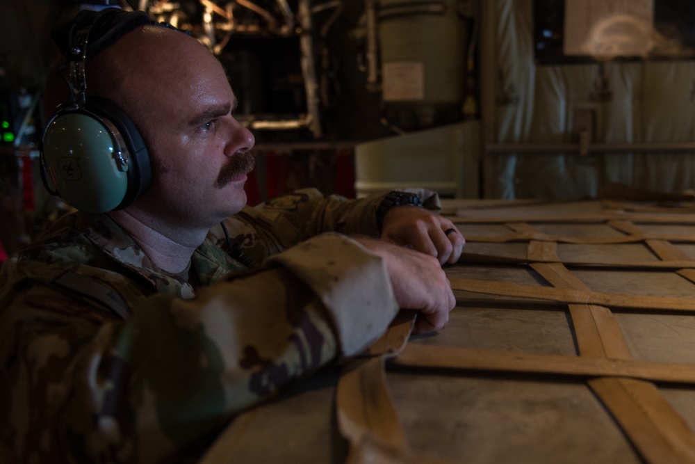 75th Expeditionary Airlift Squadron trains in combat offload