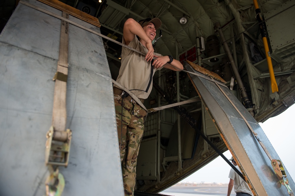 75th Expeditionary Airlift Squadron trains in combat offload