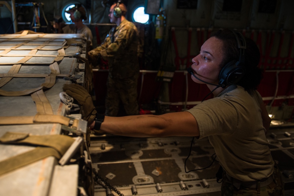 75th Expeditionary Airlift Squadron trains in combat offload