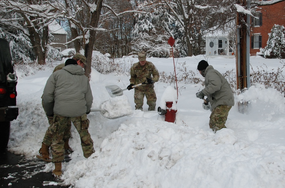 NY Army National Guard troops assist in snow storm clean up