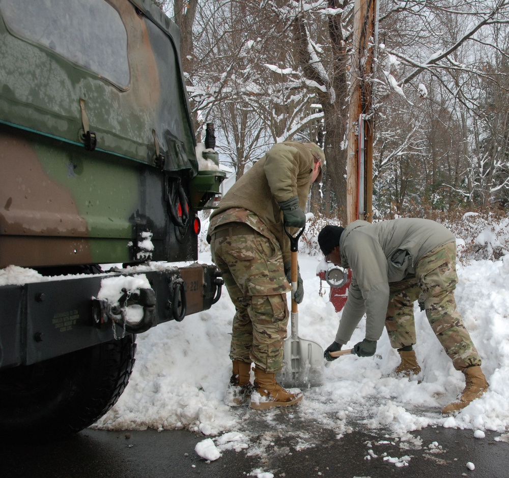 NY Army National Guard troops assist in snow storm clean up