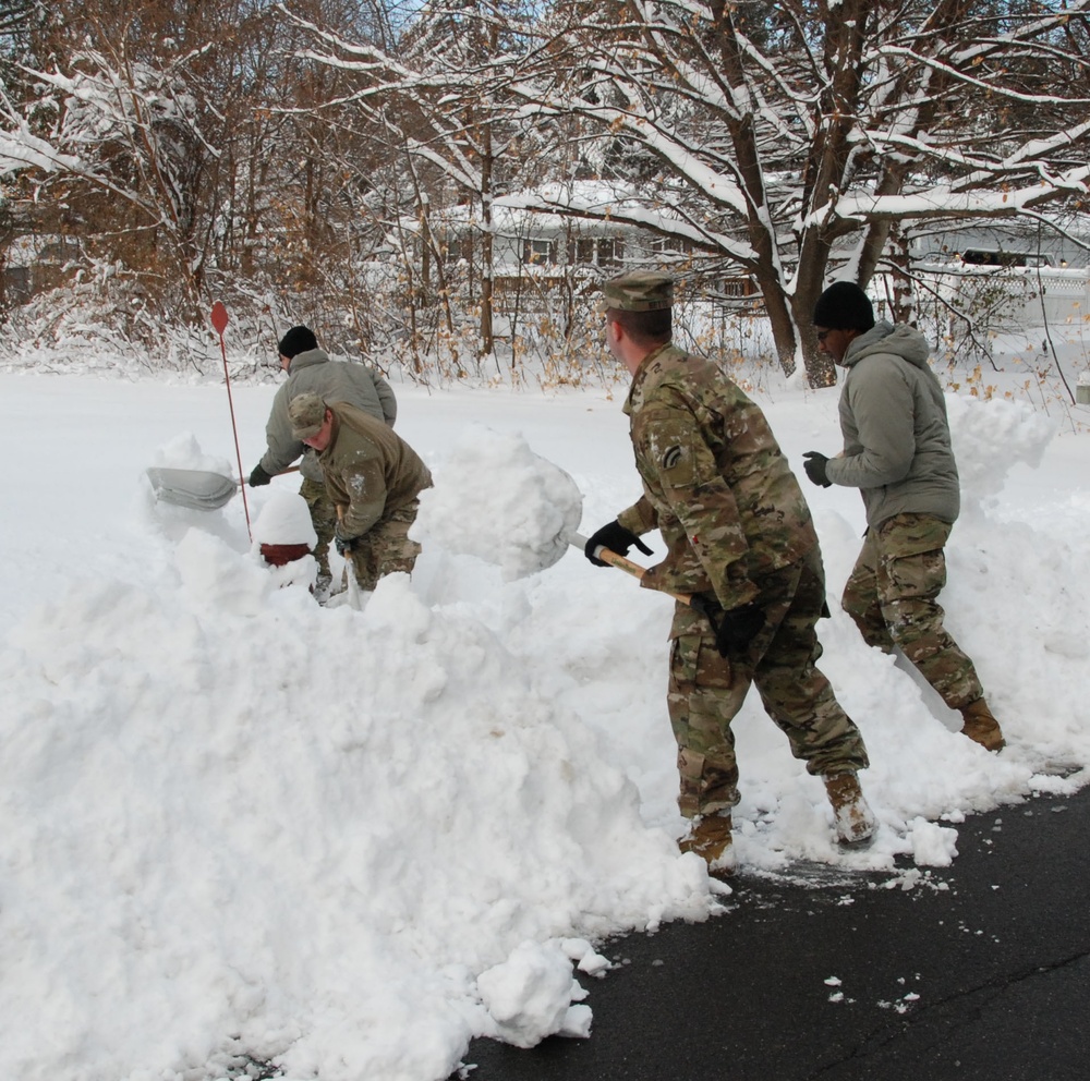 NY Army National Guard troops assist in snow storm clean up