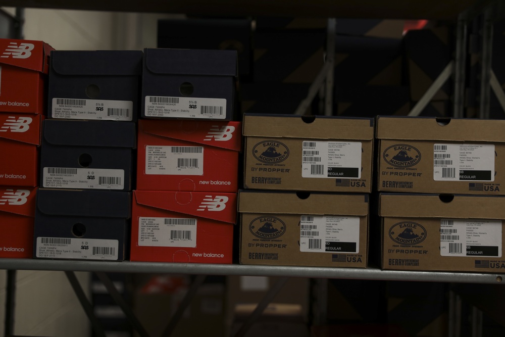 Recruits Receive New Shoes