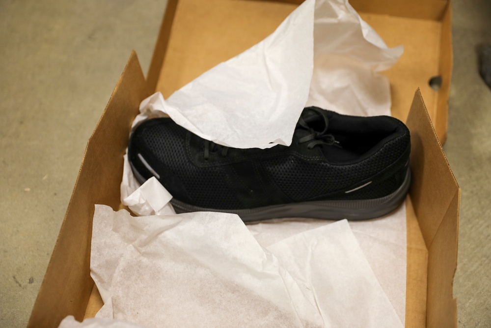 Recruits Receive New Shoes