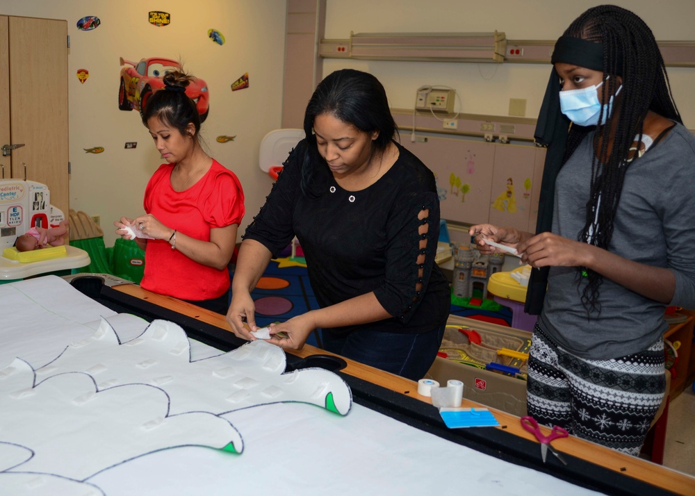 Spouses Club Decorates NMCP Pediatrics Ward for 22nd Year
