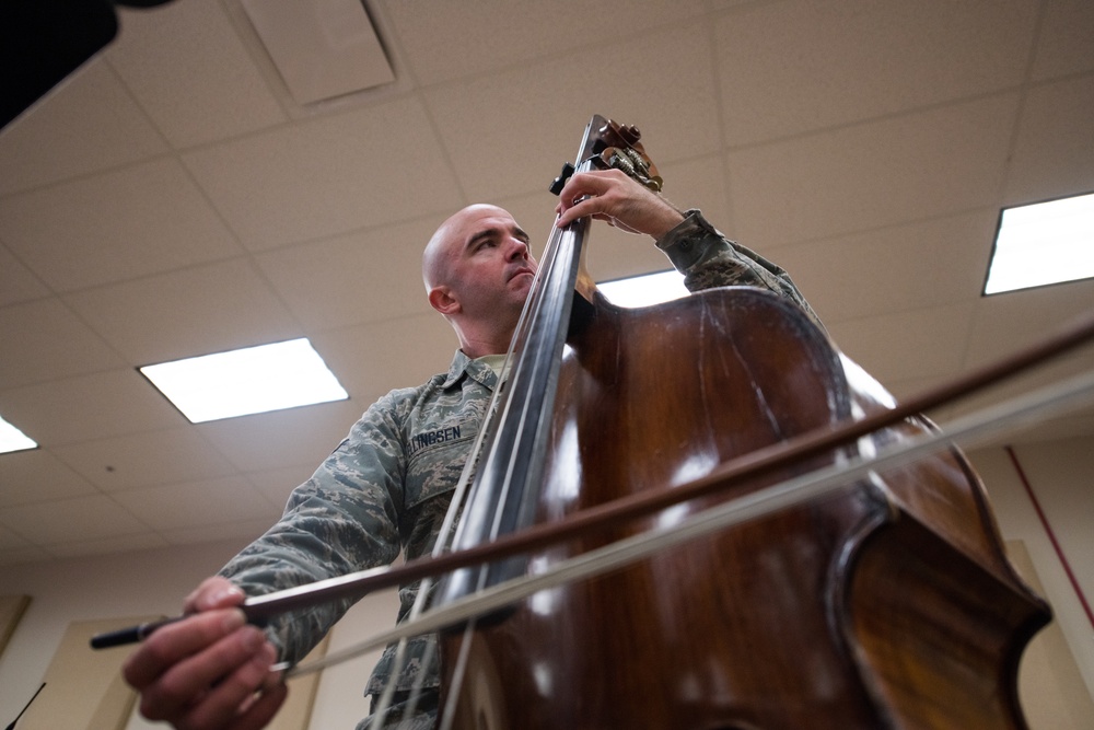 General rocks with Band of the West