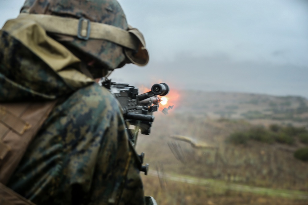 Marines with SOI-West engage targets during LAR Marine Course