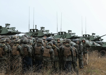 Marines with SOI-West engage targets during LAR Marine Course
