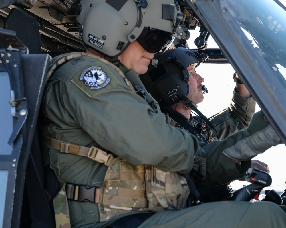 10th Air Force commander flies with 305th Rescue Squadron commander in Tucson, Arizona