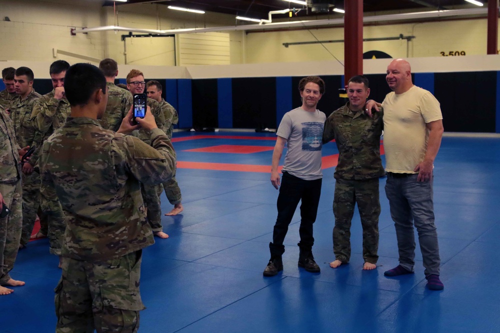 Jeff Ross and Seth Green visit 4/25th IBCT Paratroopers on USO tour