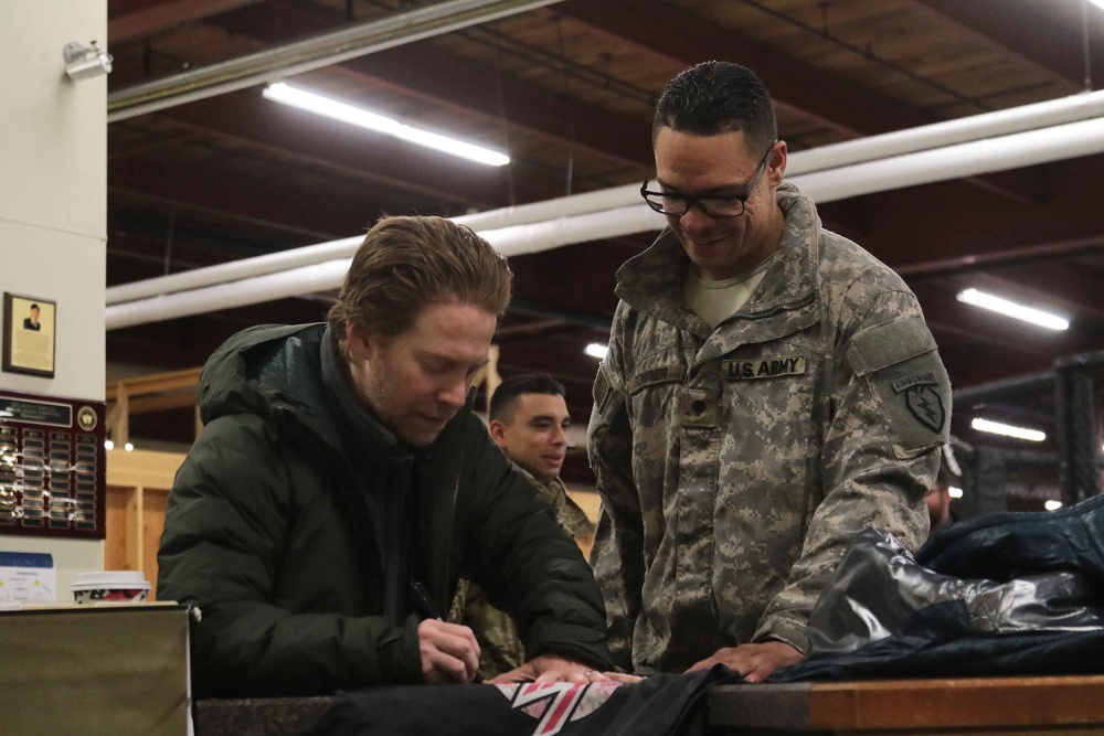 Jeff Ross and Seth Green visit 4/25th IBCT Paratroopers on USO tour