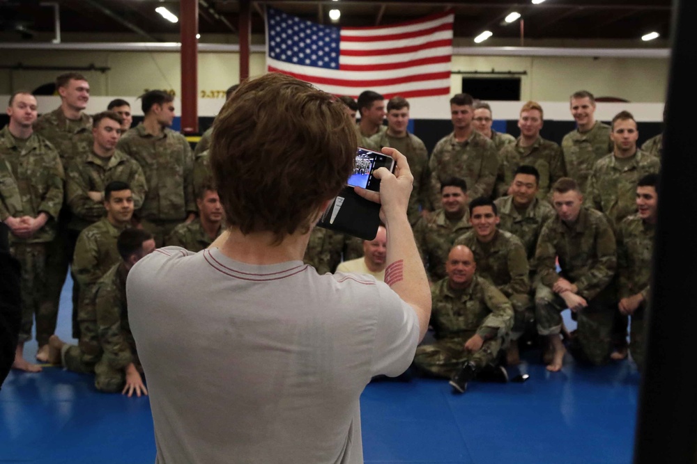 Jeff Ross and Seth Green visit 4/25th IBCT Paratroopers on USO tour