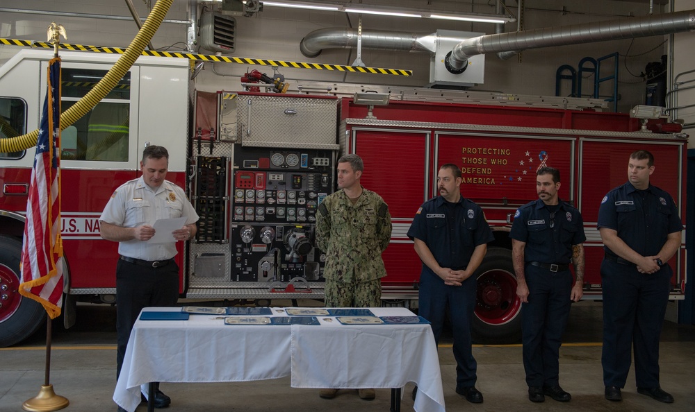 Lifesaving Awards presented to Navy Region Northwest Fire and Emergency Services Firefighters