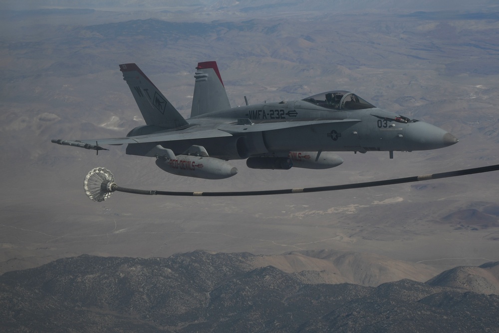 88th TES refuels F/A-18C