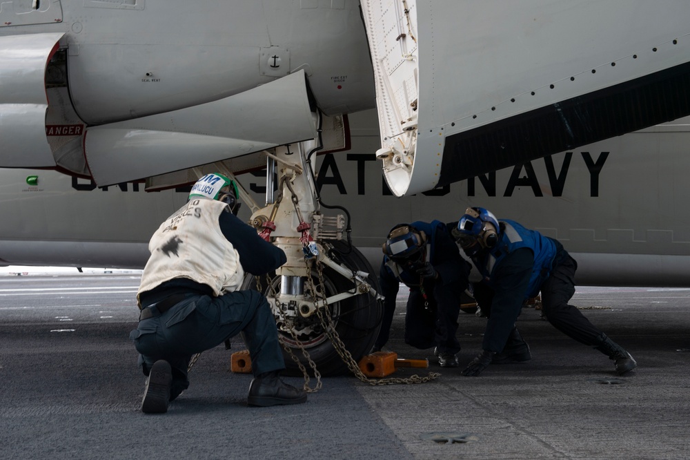 Ike Conducts Carrier Qualifications in the Atlantic
