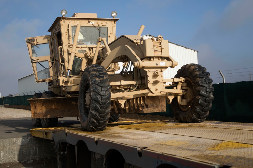 SLC Soldiers Loading Supplies