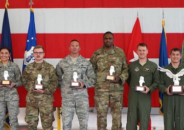 Wing honors top performers for 2019