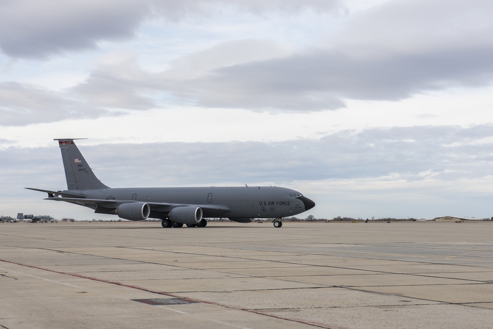 Refueling Operation Flight with Spouses from the 124th Fighter Wing