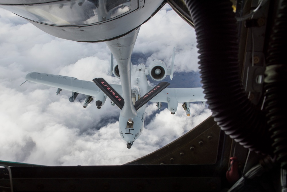 Refueling Operation Flight with Spouses from the 124th Fighter Wing