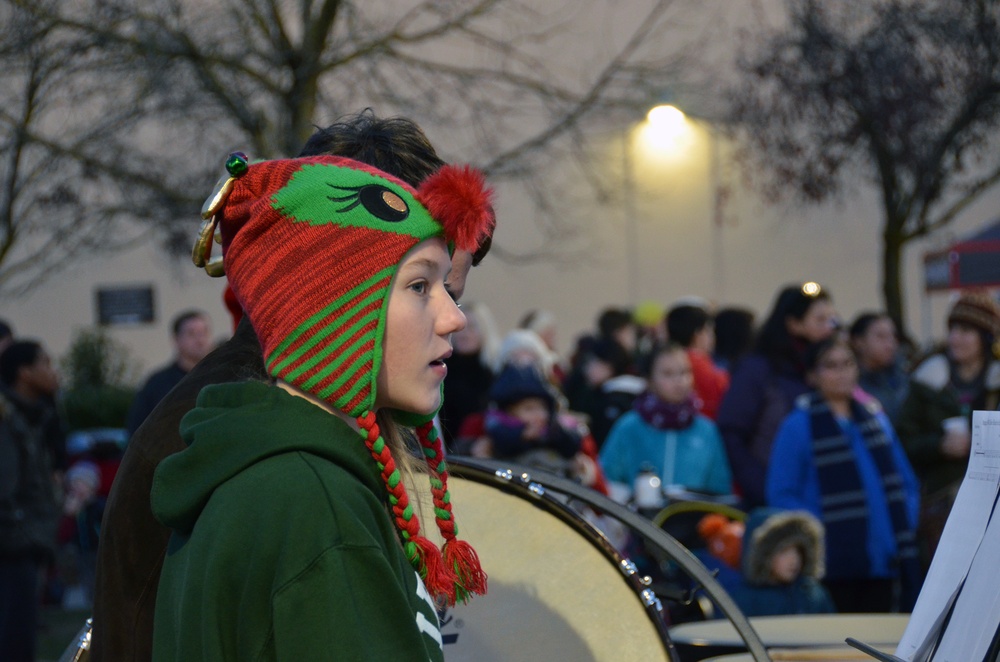 VMC 2019 Tree-lighting ceremony