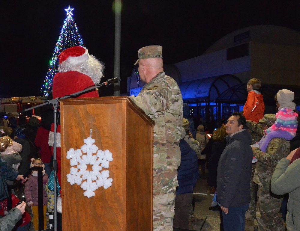 2019 VMC Tree-lighting ceremony