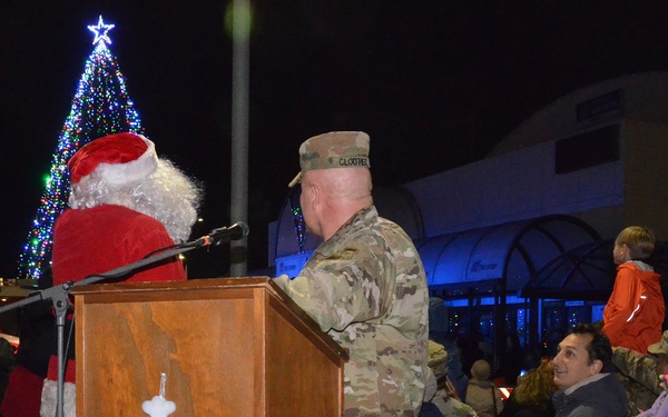 2019 VMC Tree-lighting ceremony