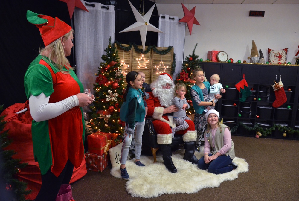 2019 VMC Tree-lighting ceremony