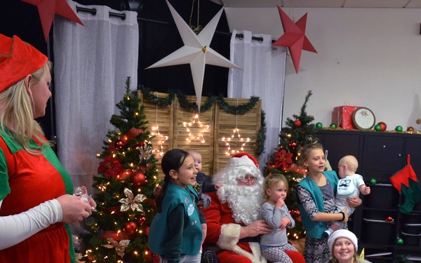 2019 VMC Tree-lighting ceremony